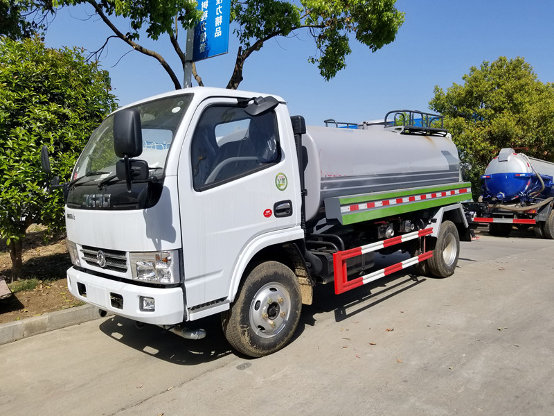 东风标准化5吨洒水蓝颜gtv
